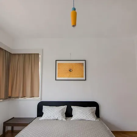 Design In Center Sofía